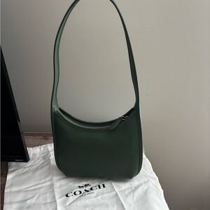 Coach curve zip bag Hunter Green